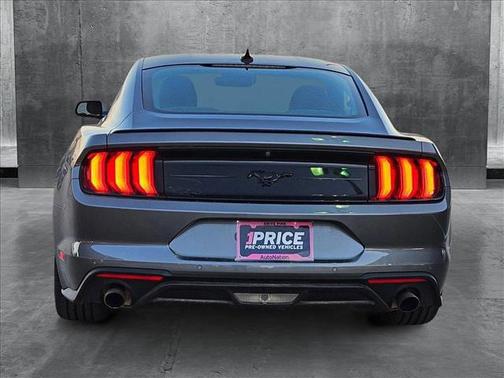 2022 Ford Mustang EcoBoost