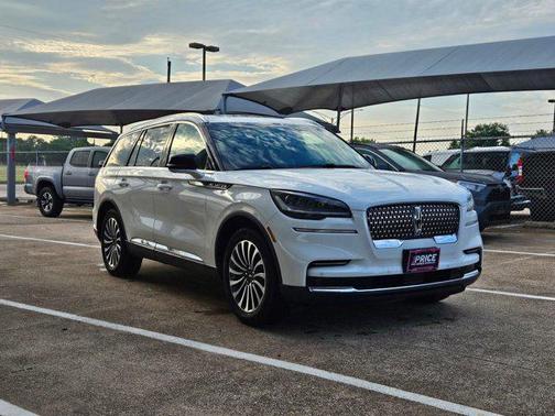 Pristine White Metallic Tri-Coat 2023 Lincoln Aviator Reserve