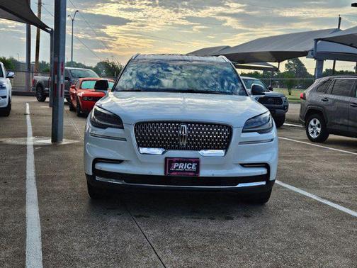 Pristine White Metallic Tri-Coat 2023 Lincoln Aviator Reserve