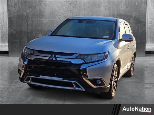 2020 Mitsubishi Outlander SE