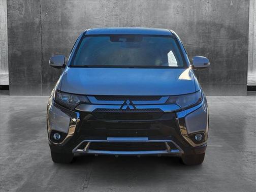2020 Mitsubishi Outlander SE