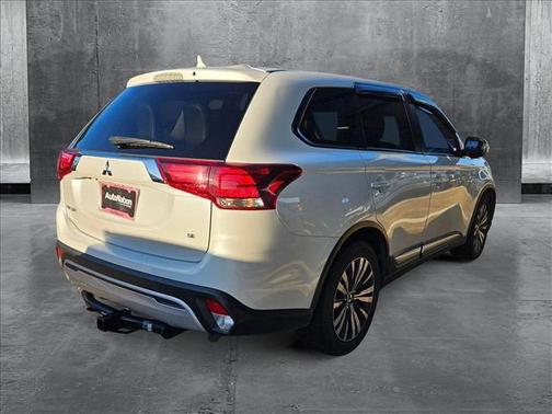 2020 Mitsubishi Outlander SE