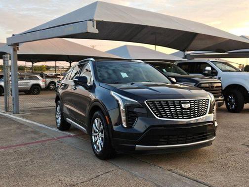 2022 Cadillac XT4 Premium Luxury