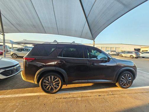 2022 Nissan Pathfinder SL 4WD