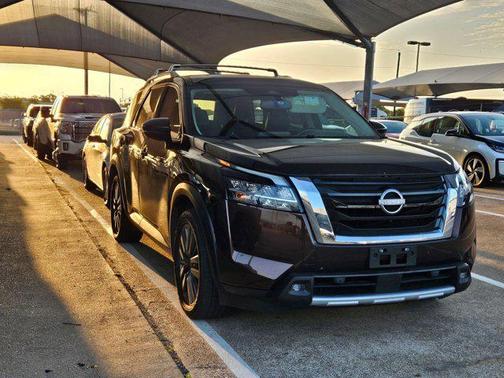 2022 Nissan Pathfinder SL 4WD