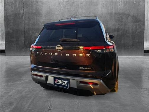 2022 Nissan Pathfinder SL 4WD