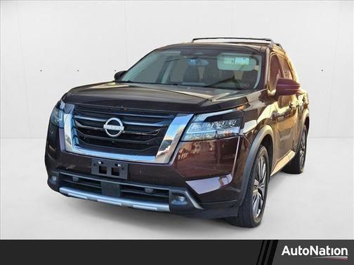2022 Nissan Pathfinder SL 4WD