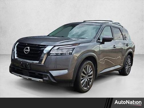 2022 Nissan Pathfinder SL 2WD