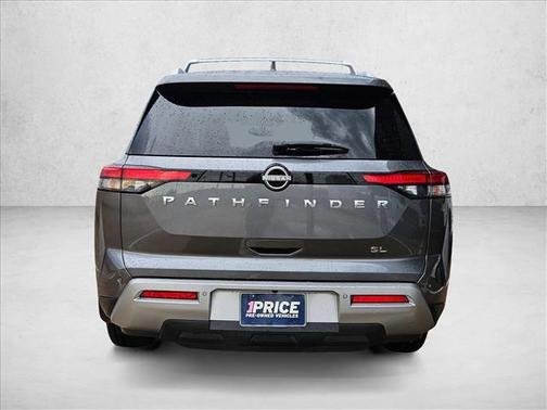 2022 Nissan Pathfinder SL 2WD