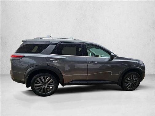 2022 Nissan Pathfinder SL 2WD