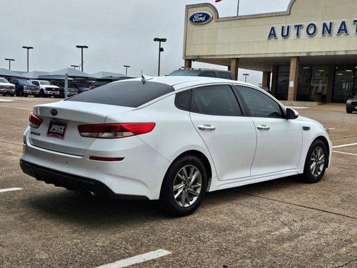 Snow White Pearl 2019 Kia Optima LX