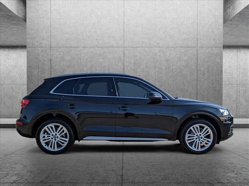 Photo 5 of 23 of 2018 Audi Q5 2.0T Tech Premium
