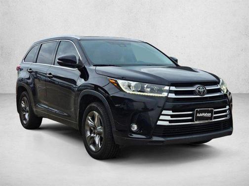 Midnight Black Metallic 2019 Toyota Highlander Limited