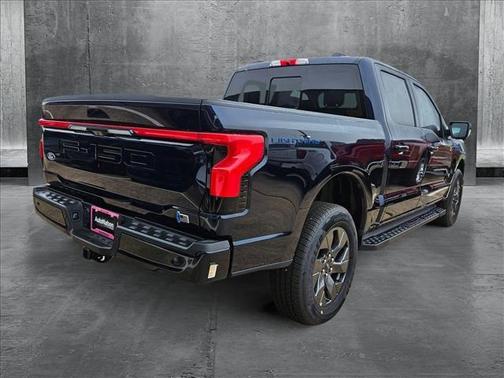 2025 Ford F-150 Lightning LARIAT