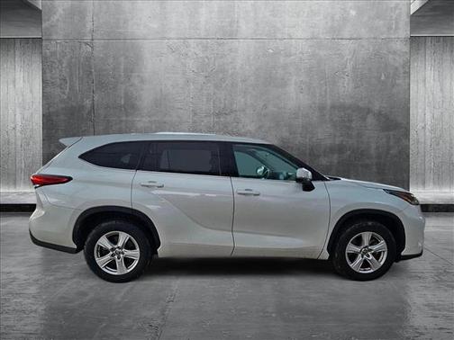 2022 Toyota Highlander L