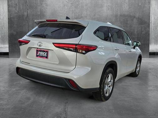 2022 Toyota Highlander L