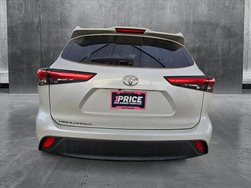 2022 Toyota Highlander L