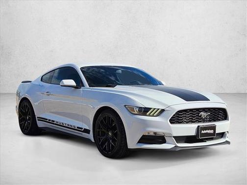 Oxford White 2015 Ford Mustang V6