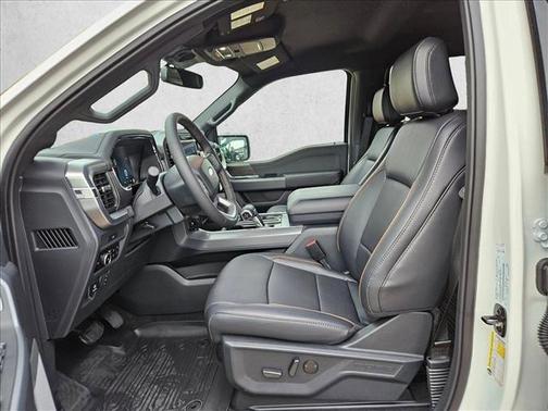 Star White Metallic Tri-Coat 2026 Ford F-150 Lariat