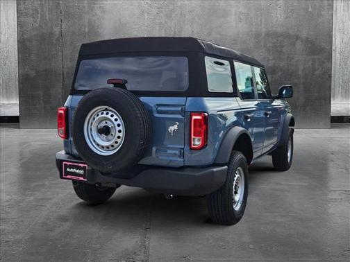 2025 Ford Bronco Base 4 Door 4x4