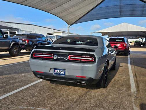 2021 Dodge Challenger SXT