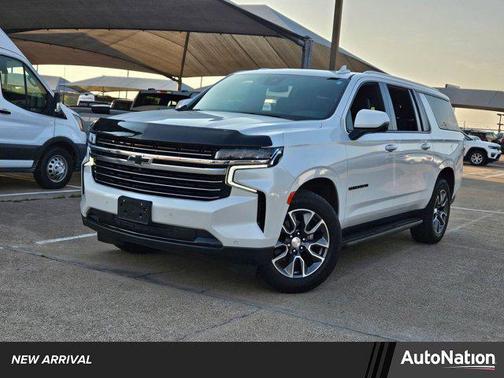 2023 Chevrolet Suburban LT