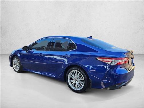 Blue Crush Metallic 2018 Toyota Camry Hybrid XLE