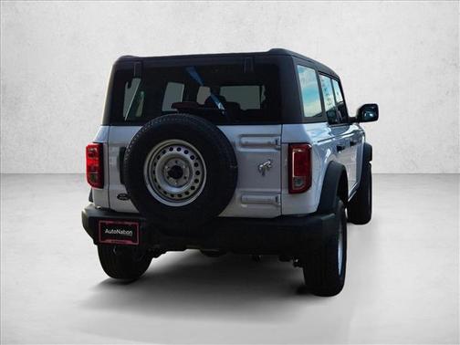 2025 Ford Bronco Base 4 Door 4x4