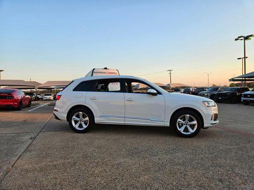 2024 Audi Q7 45 Premium