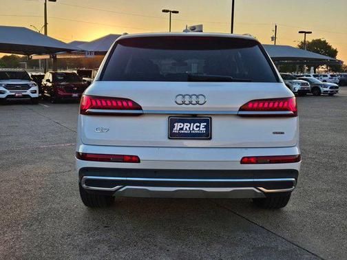 2024 Audi Q7 45 Premium