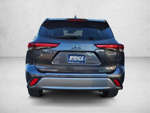 2021 Toyota Highlander Hybrid Platinum
