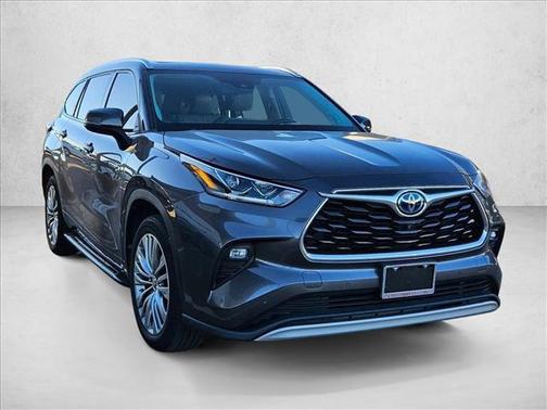 2021 Toyota Highlander Hybrid Platinum
