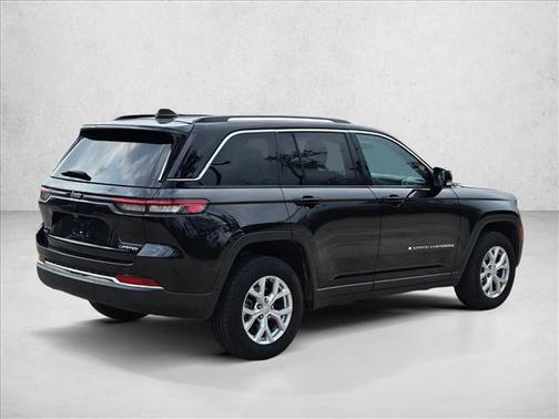 Diamond Black Crystal Pearlcoat 2023 Jeep Grand Cherokee Limited