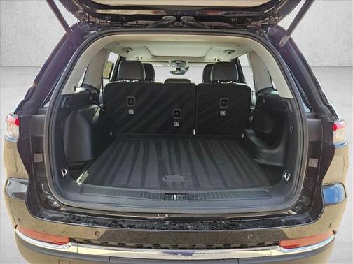Diamond Black Crystal Pearlcoat 2023 Jeep Grand Cherokee Limited