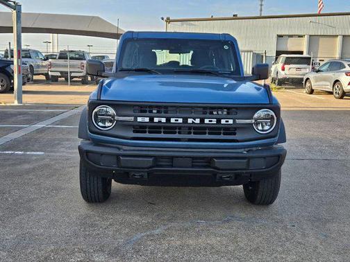 2025 Ford Bronco Base 4 Door 4x4