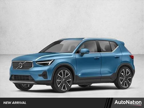 2023 Volvo XC40 B5 Plus Bright Theme
