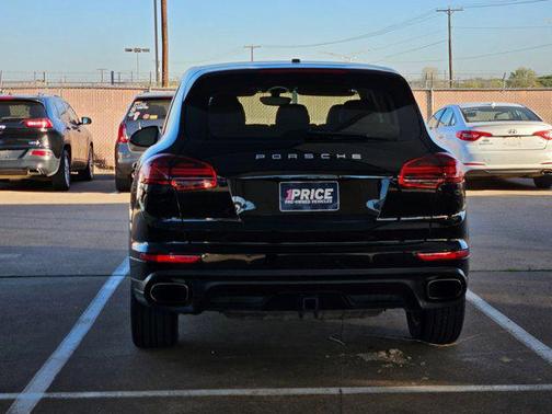 2016 Porsche Cayenne Cayenne