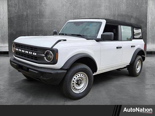 2025 Ford Bronco Base 4 Door 4x4