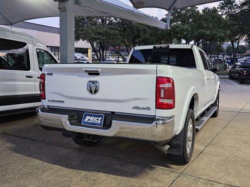 2020 RAM 3500 Laramie Crew Cab 4x4 8' Box