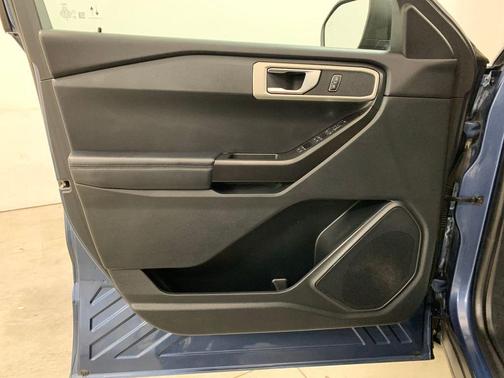 2020 Ford Explorer Base