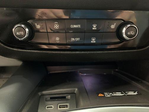 2022 Buick Enclave Essence