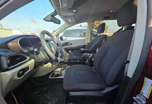 2017 Chrysler Pacifica LX