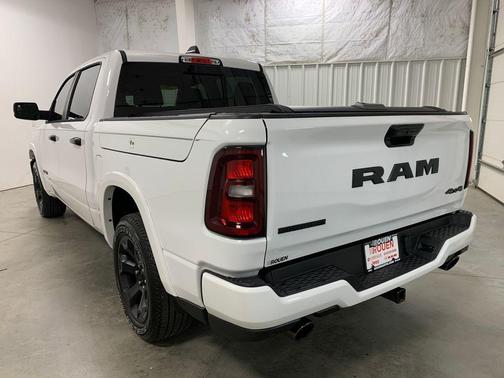 Bright White Clearcoat 2026 RAM 1500 Big Horn/Lone Star