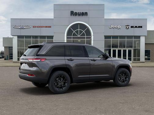 2026 Jeep Grand Cherokee Laredo