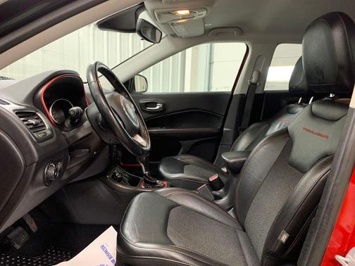 Redline Pearlcoat 2019 Jeep Compass Trailhawk