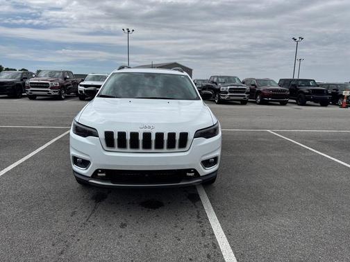 Bright White Clearcoat 2022 Jeep Cherokee Limited