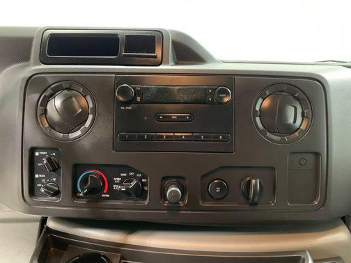 2011 Ford E350 Super Duty XL