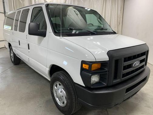 2011 Ford E350 Super Duty XL