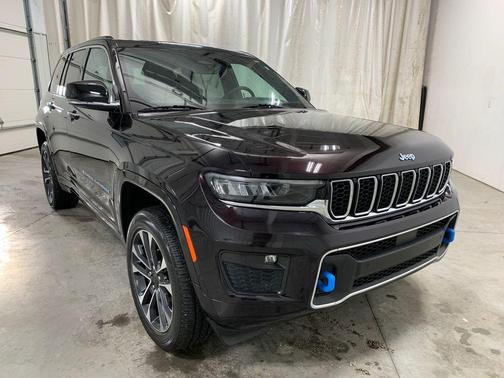 2022 Jeep Grand Cherokee 4xe Overland