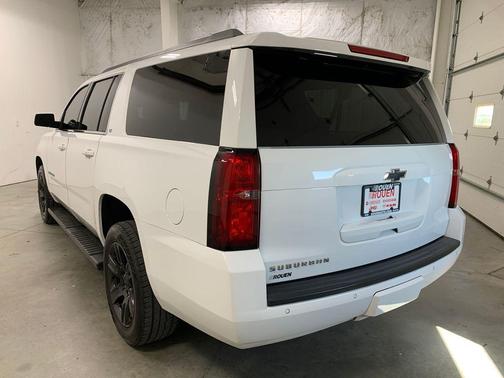 2017 Chevrolet Suburban LT
